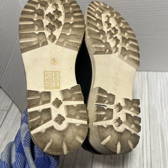 Journee Collection Loafer- size 9 black - Picture 6 of 9